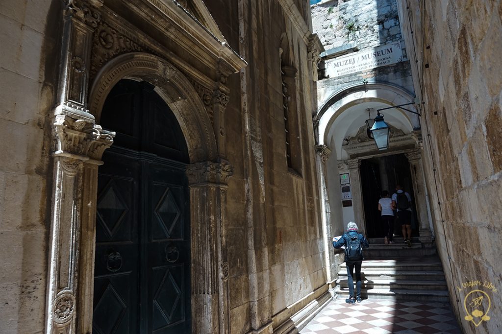 Entrada monasterio franciscano Dubrovnik