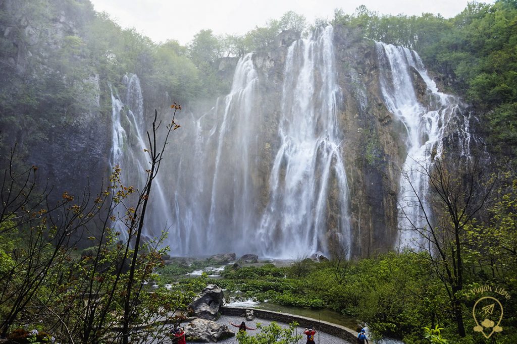 Huge_Waterfalls_Plitvice_Croatia