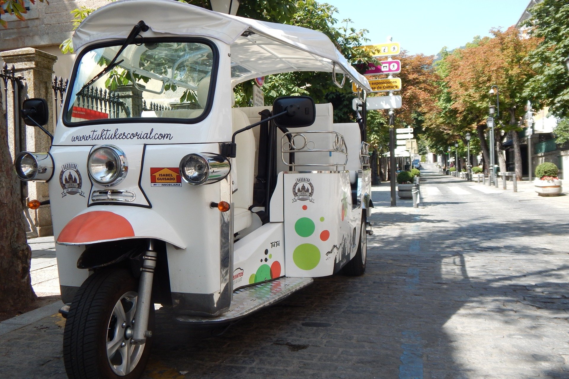 tour-en-tuk-tuk-por-el-escorial tour-en-tuk-tuk-por-el-escorial