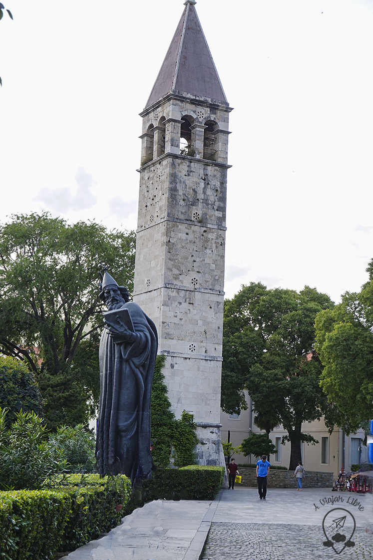 Gregorio_Nin_Statua_Split_Croatia