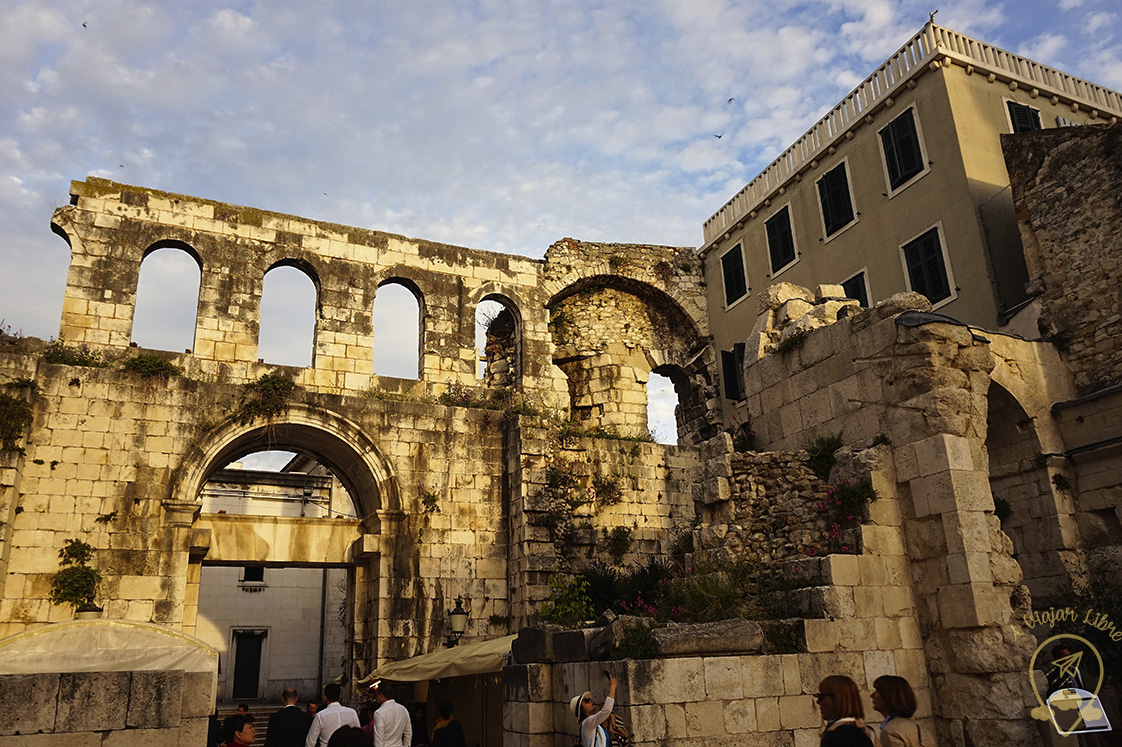 Ruined_walls_Split_Croatia