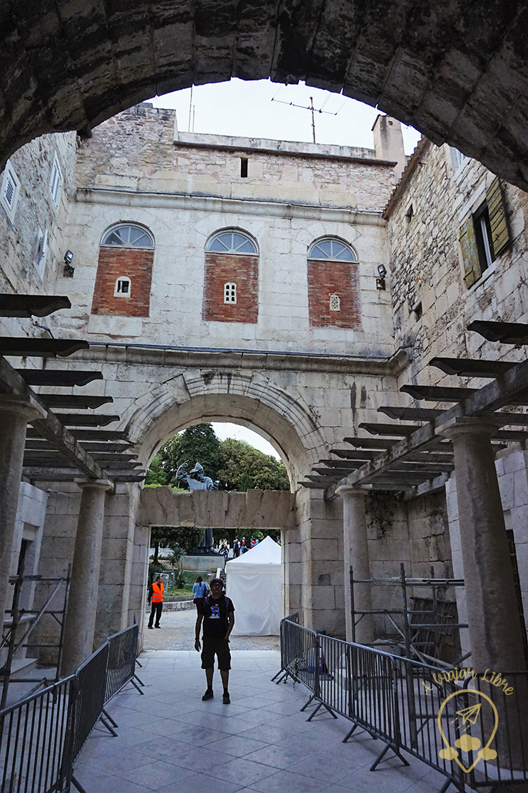 Puerta_aurea_dentro_Split_Croatia Puerta_aurea_dentro_Split_Croatia